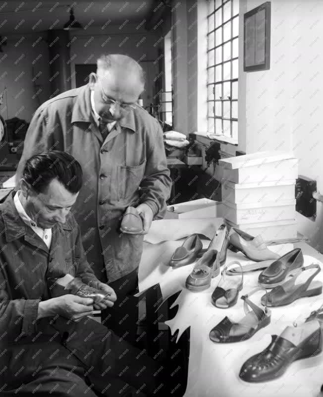 Ipar - Cipőgyártás