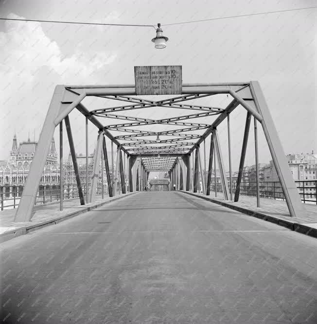 Közlekedés - A Kossuth híd