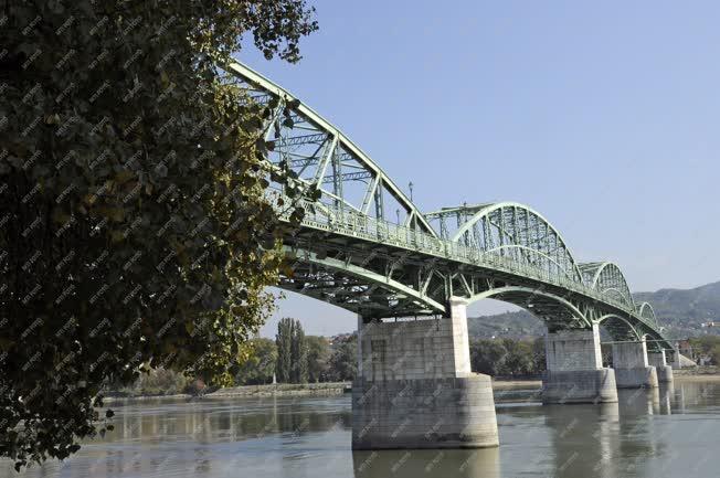 Stúrovo - Mária Valéria híd
