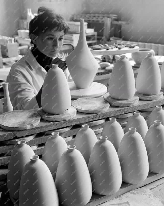 Kőbányai Porcelángyár MTVA 1965