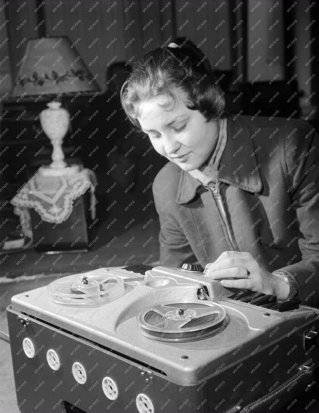 Évforduló - 80 éves a fonográf - Fonográftól a magnetofonig