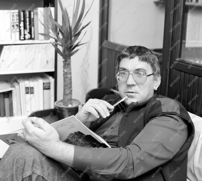 Schwajda György író