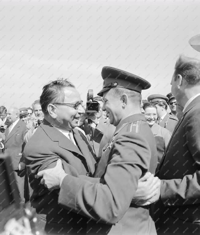 Külkapcsolat - Jurij Gagarin, a világ első űrhajósa Budapesten