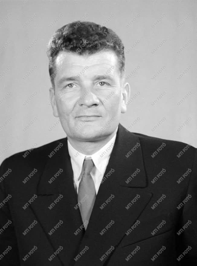 1961-es Kossuth-díjasok - Oláh János