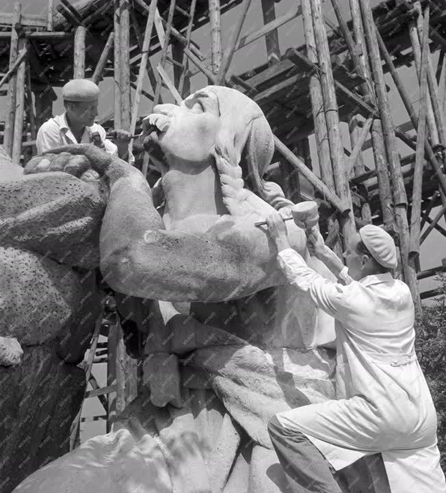 Szobrászat - A Gellért-szobor felújítása