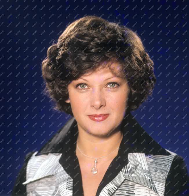 Média - Televízió - Kertész Zsuzsa, a Magyar Televízió bemondója 