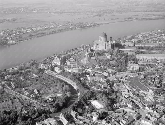 Városkép-életkép - A Dunakanyar Esztergomnál