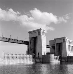 Ipar - Vízgazdálkodás - A Tiszalöki Vízierőmű
