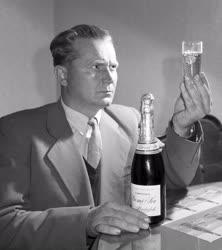 Vállalat - Szilveszterre készül az Unicum Likőrgyár pezsgőgyártó telepe
