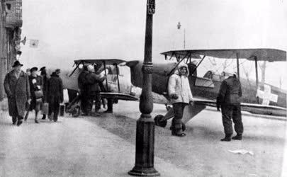 Történelem - II. világháború - Szükségrepülőtér a Vérmezőn