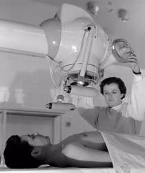Egészségügy - Új röntgengép az Uzsoki Utcai Kórház onkológia osztályán