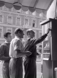 Kereskedelem - Cigaretta- és édességautomaták Budapesten