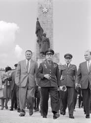 Külkapcsolat - Jurij Gagarin a világ első űrhajósa Budapesten