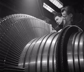 Ipar - Kínának gyárt turbinát a Láng Gépgyár 