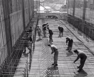Építőipar - A tiszapalkonyai erőmű építése - Vasbetonszerelés