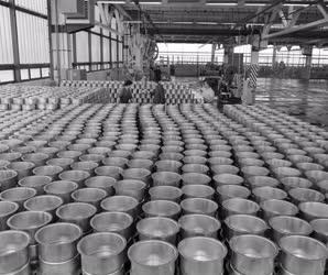 Ipar - Az Aluminiumgyár tiszafüredi üzemében