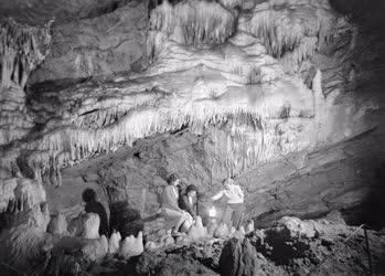 Barlangászat - Barlang Jósvafőn