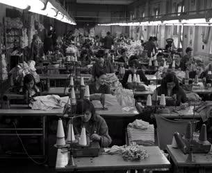Ipar - Textilipar - A Békéscsabai Kötöttárugyár