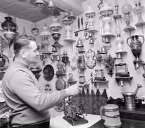 Hobbi - Lámpagyűjtő - Borus Ferenc gyűjteménye petróleumlámpákból
