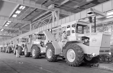 Ipar - Mezőgazdasági gépgyártás - Rába-Steiger traktorok