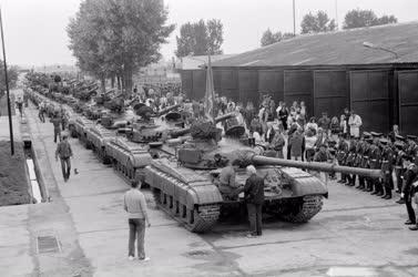 Honvédelem - Csapatkivonás - Magyarországon állomásozó szovjet alakulat búcsúztatója